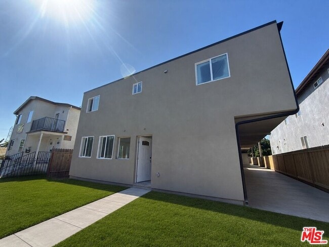 property at 442 E 118th St