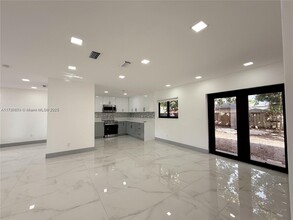 12711 SW 51st St in Miami, FL - Building Photo - Building Photo
