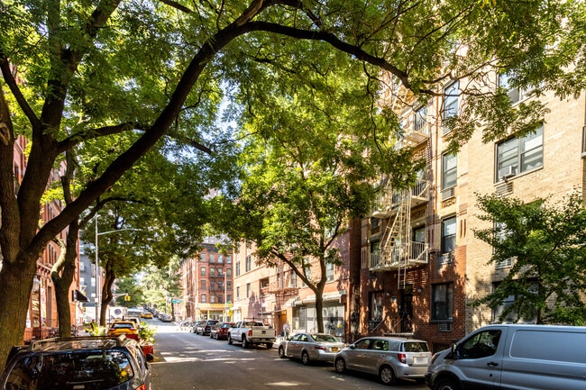 1716-1722 2nd Ave in New York, NY - Building Photo - Building Photo