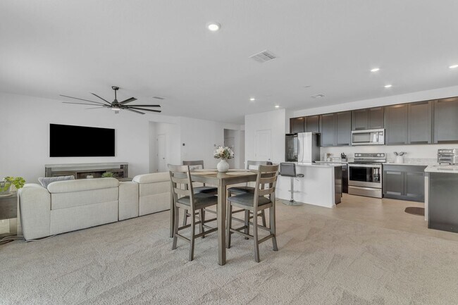 property at 1417 E Mark Ct