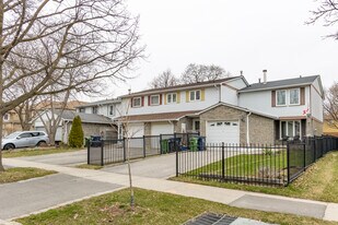 61 Truro Cres Apartments