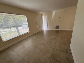 20431 NW 46th Ave in Miami Gardens, FL - Building Photo - Building Photo