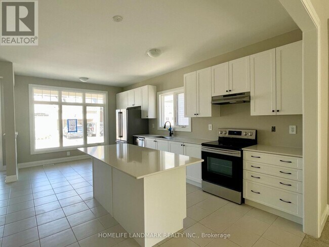 16 Shelson Pl in Georgina, ON - Building Photo - Building Photo