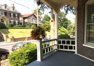 304 E Beverley St, Unit 304 East Beverley in Staunton, VA - Foto de edificio - Building Photo