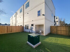 7703 Earl Rudder Wy in Houston, TX - Building Photo - Building Photo