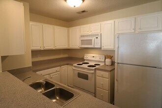 823 Scholastic Dr in Winston-Salem, NC - Building Photo - Building Photo