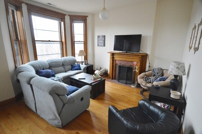 1415 W Belle Plaine Ave-Unit -2 in Chicago, IL - Foto de edificio - Building Photo