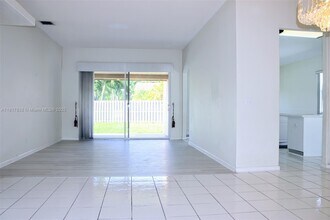 17820 NW 16th St in Pembroke Pines, FL - Building Photo - Building Photo