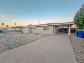 445-447 N Drew St E in Mesa, AZ - Building Photo