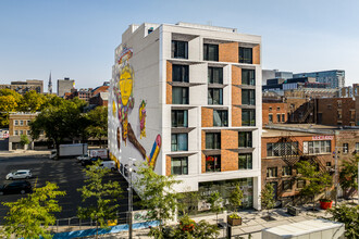 1424 Saint-Laurent Boul in Montréal, QC - Building Photo - Building Photo