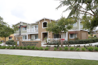 Rodney Fernandez Gardens in Santa Paula, CA - Building Photo - Building Photo