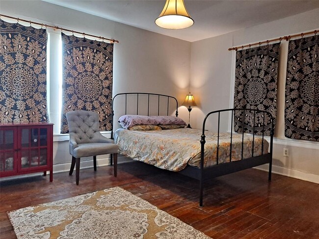 property at 1906 San Gabriel St