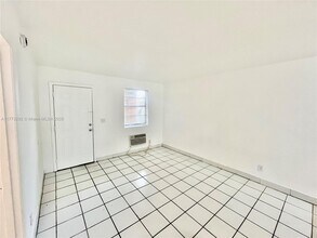 701 NW 7th Ave in Hallandale Beach, FL - Building Photo - Building Photo