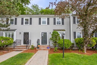35 Casey Cir in Waltham, MA - Building Photo - Building Photo
