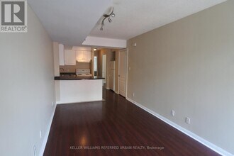31-3131 Sudbury St in Toronto, ON - Building Photo - Building Photo