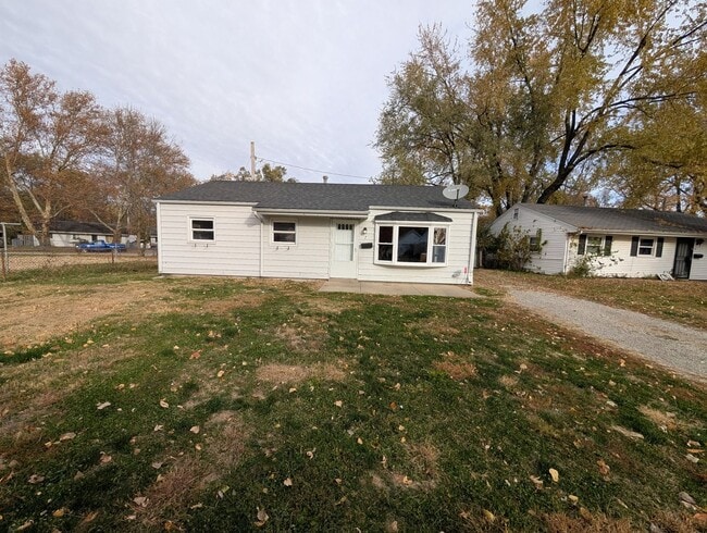 property at 7 Garnet Ct