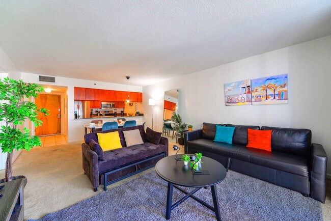 1200 Brickell Bay Dr in Miami, FL - Building Photo - Building Photo