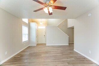 9771 Jackson Way in Avon, IN - Building Photo - Building Photo