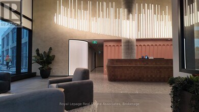 25 Wellington St S in Kitchener, ON - Building Photo - Building Photo