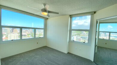 801 S King St in Honolulu, HI - Building Photo - Building Photo