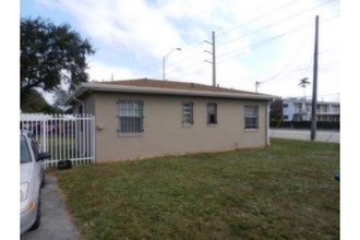 791 NW 95th St in Miami, FL - Building Photo - Building Photo