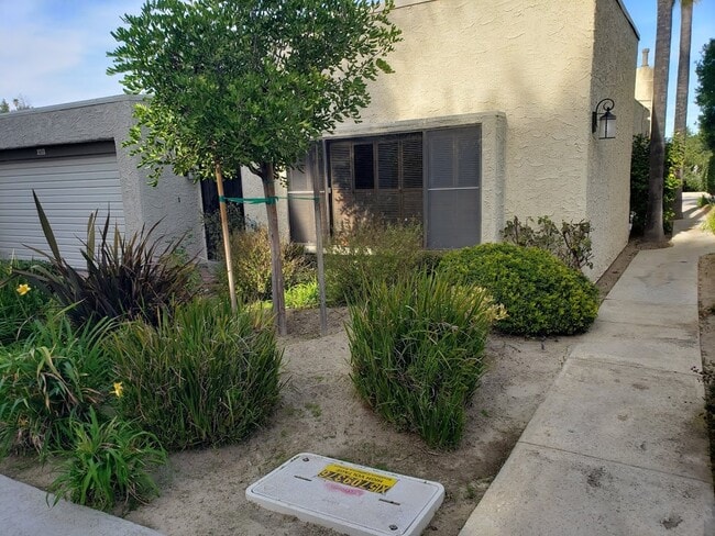 4241 Freedom Dr, Unit 401 in Calabasas, CA - Building Photo - Building Photo