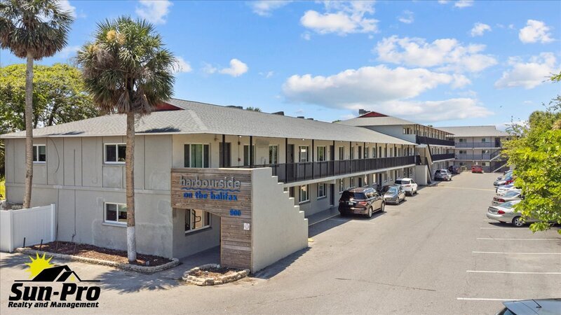 900 S Peninsula Dr in Daytona Beach, FL - Building Photo