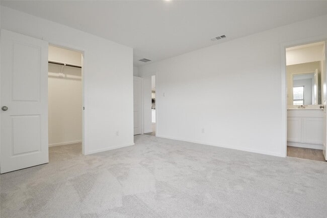 property at 13746 Kit Run