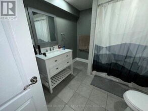 579 Windfields Farm Dr W in Oshawa, ON - Building Photo - Building Photo