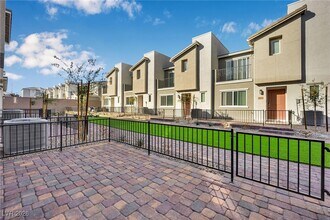 2874 Cinnamon Toast Ct in North Las Vegas, NV - Building Photo - Building Photo