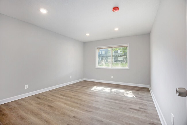 Palisades Apartments in Kansas City, MO - Building Photo - Building Photo