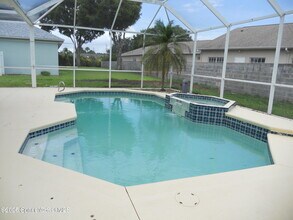 432 Lake Victoria Cir in Melbourne, FL - Building Photo - Building Photo