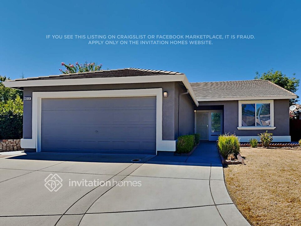 8213 Madrone Woods Pl in Antelope, CA - Building Photo