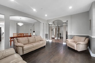 1344 Essex Dr in Hoffman Estates, IL - Building Photo - Building Photo