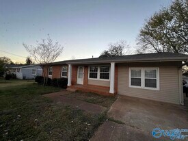 3415 Mimosa Ln NW in Huntsville, AL - Building Photo