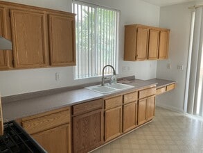 8336 Crown Peak Ave in Las Vegas, NV - Building Photo - Building Photo