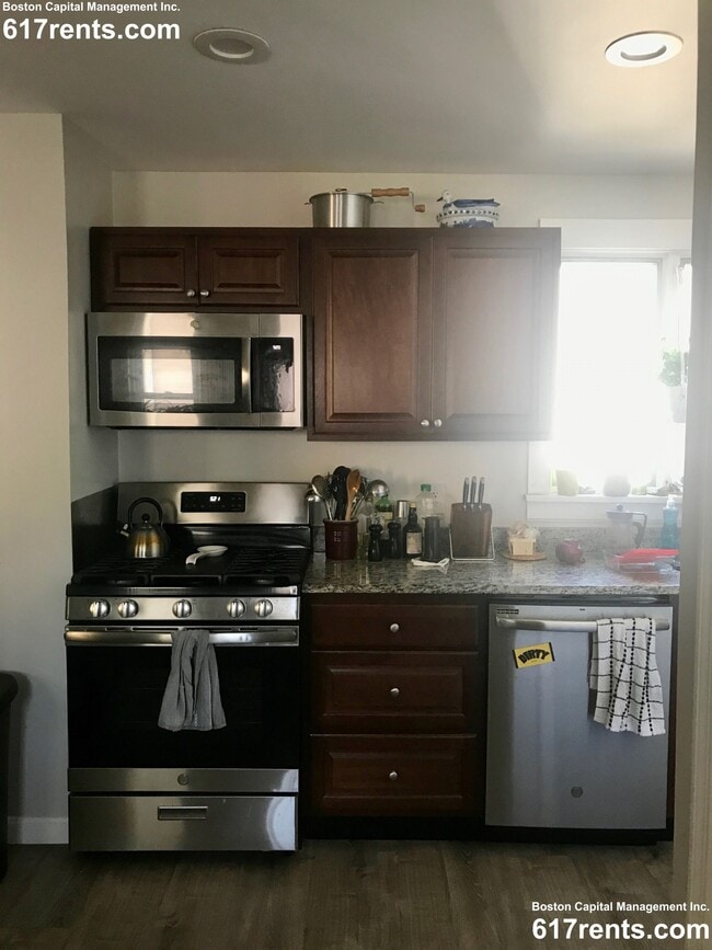 7 Quincy St, Unit 2 in Somerville, MA - Building Photo - Building Photo