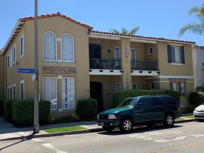 74 Granada Ave, Unit 74A in Long Beach, CA - Building Photo - Building Photo