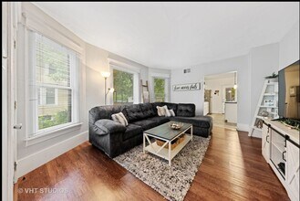 219 Center St, Unit 1 in Naperville, IL - Building Photo - Building Photo