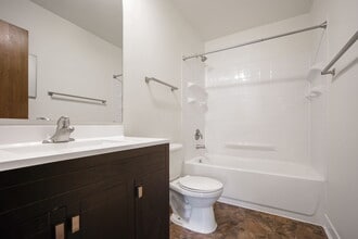 Wexford Commons Apartments in Minneapolis, MN - Building Photo - Building Photo