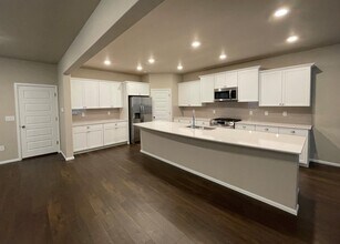 913 Timberline Ave in Bremerton, WA - Building Photo - Building Photo