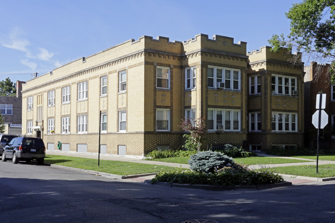 4105 W Nelson St in Chicago, IL - Foto de edificio