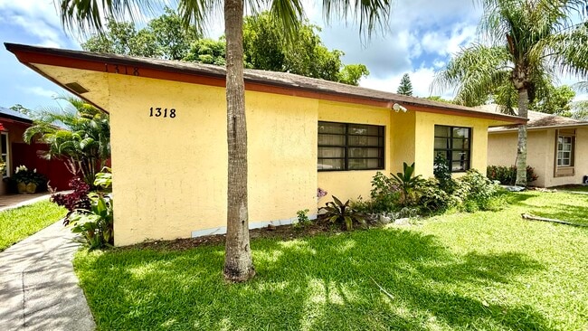property at 1318 Summit Run Cir