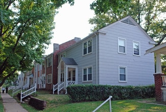 Plaza Town House in Kansas City, MO - Building Photo - Building Photo