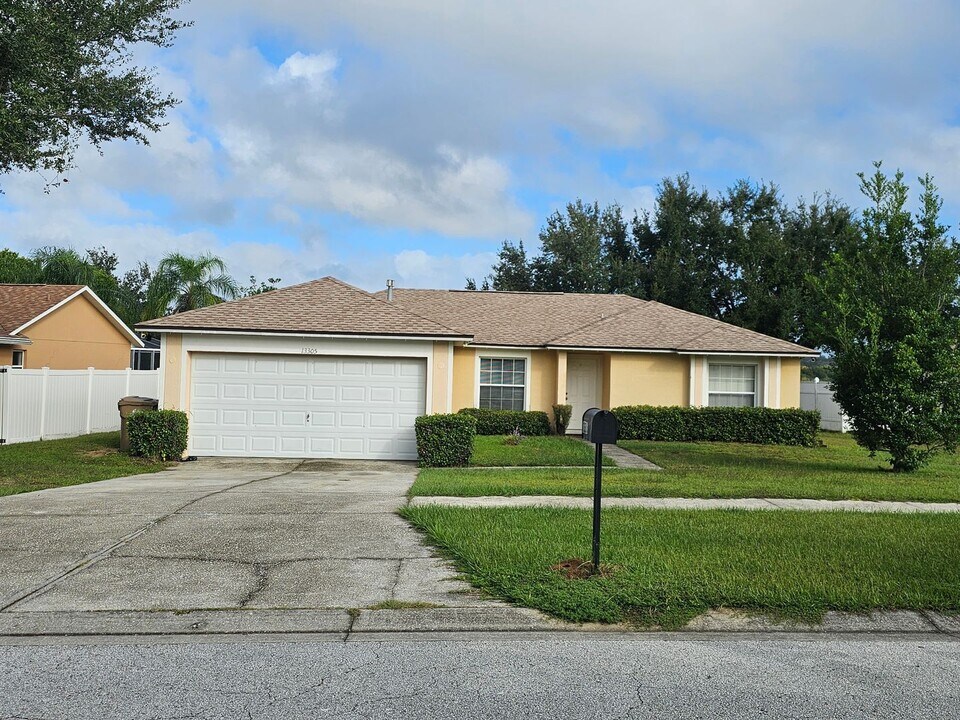13305 Pinyon Dr in Clermont, FL - Building Photo