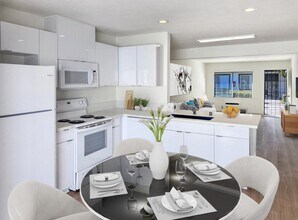 Lincoln Estates in Buena Park, CA - Building Photo - Building Photo