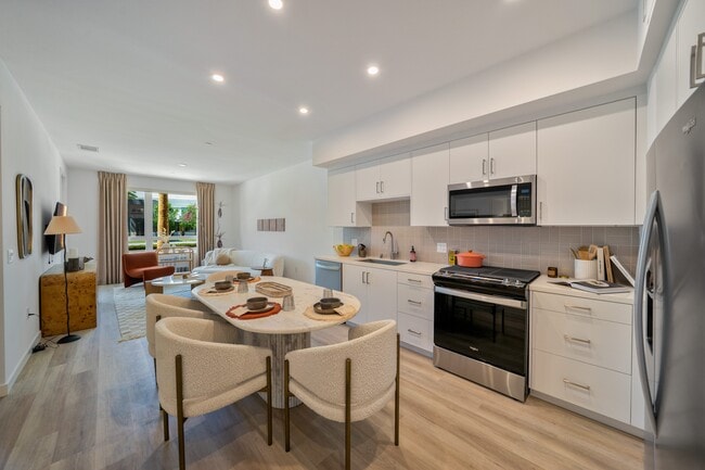 Aurum in Irvine, CA - Foto de edificio - Building Photo