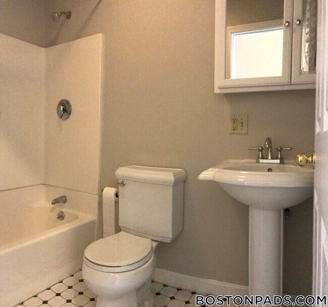 property at 423-429-429 Franklin St
