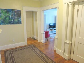 11 Burnside Ave, Unit 1 in Somerville, MA - Building Photo - Building Photo