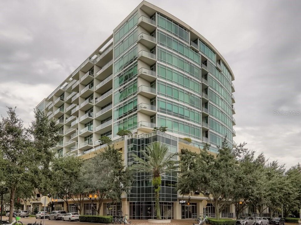 101 S Eola Dr in Orlando, FL - Building Photo